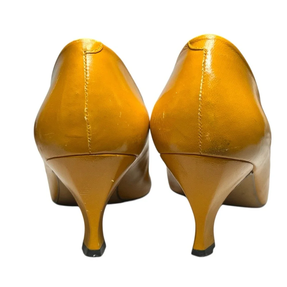 Vtg Mustard Yellow Leather Pumps Sz‎ 9.5 M Art Deco Shell Detail 2.5